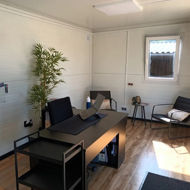 Contenedor de oficina modelo Berlín de 4x3 metros - Imagen 4