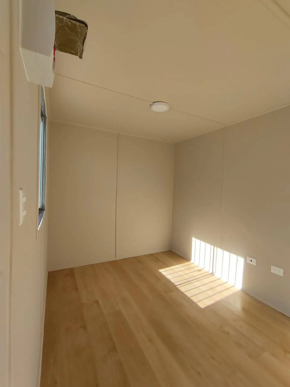Módulo Oficina con Baño 20 Pies – Solución Integral Prefabricada - Imagen 2